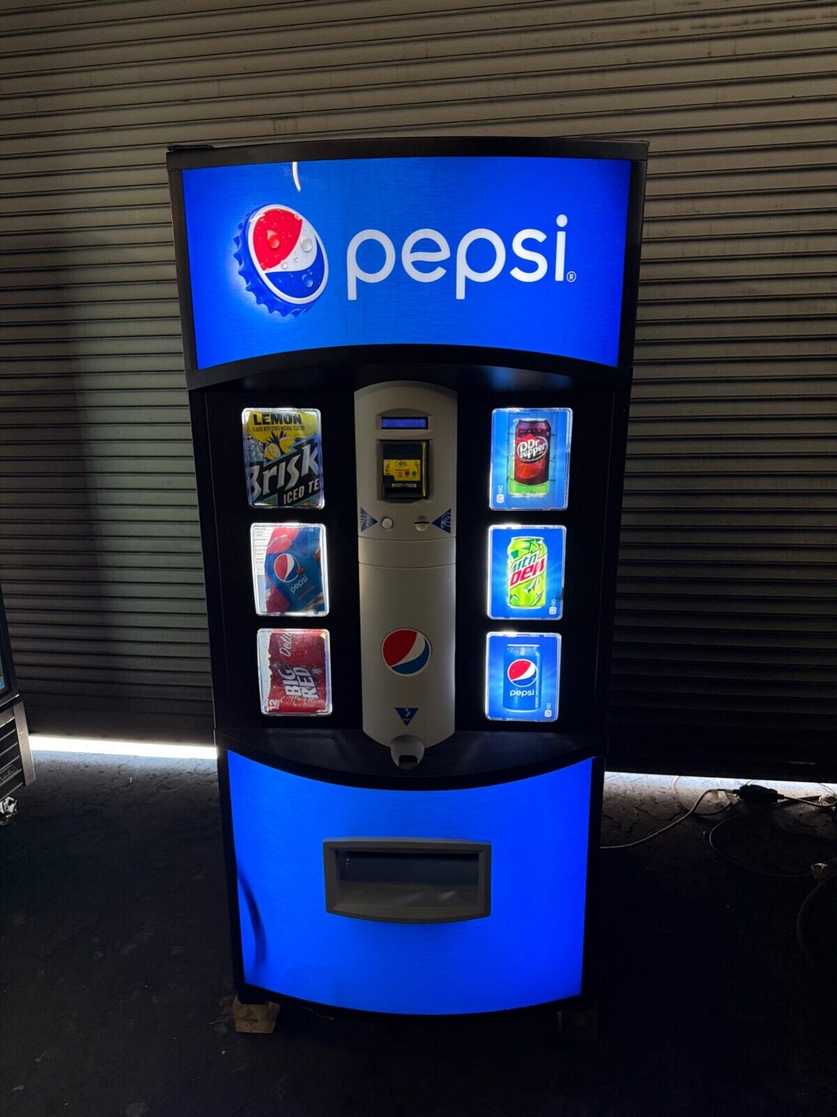 Vendo-621-HVV-Pepsi-Drink-Vending-Machine-4.jpg